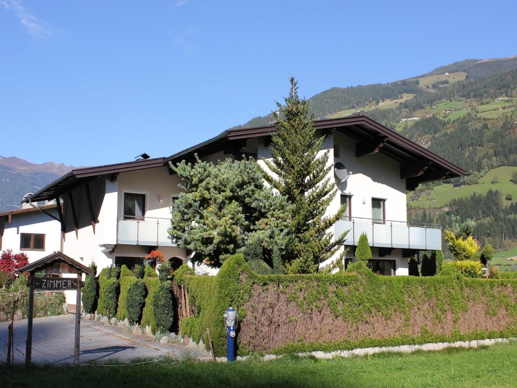 Cozy Apartment In Aschau Im Zillertal Near Ski Lift Екстер'єр фото