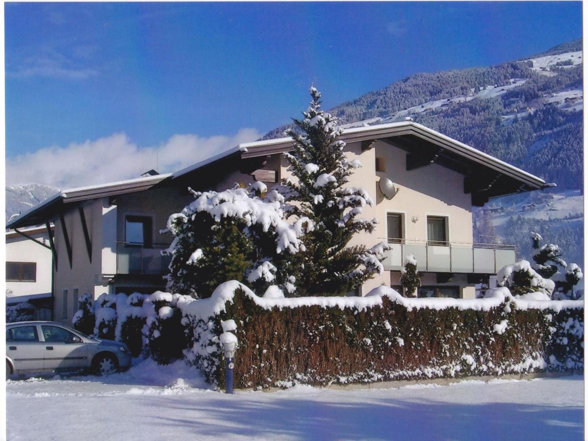 Cozy Apartment In Aschau Im Zillertal Near Ski Lift Екстер'єр фото