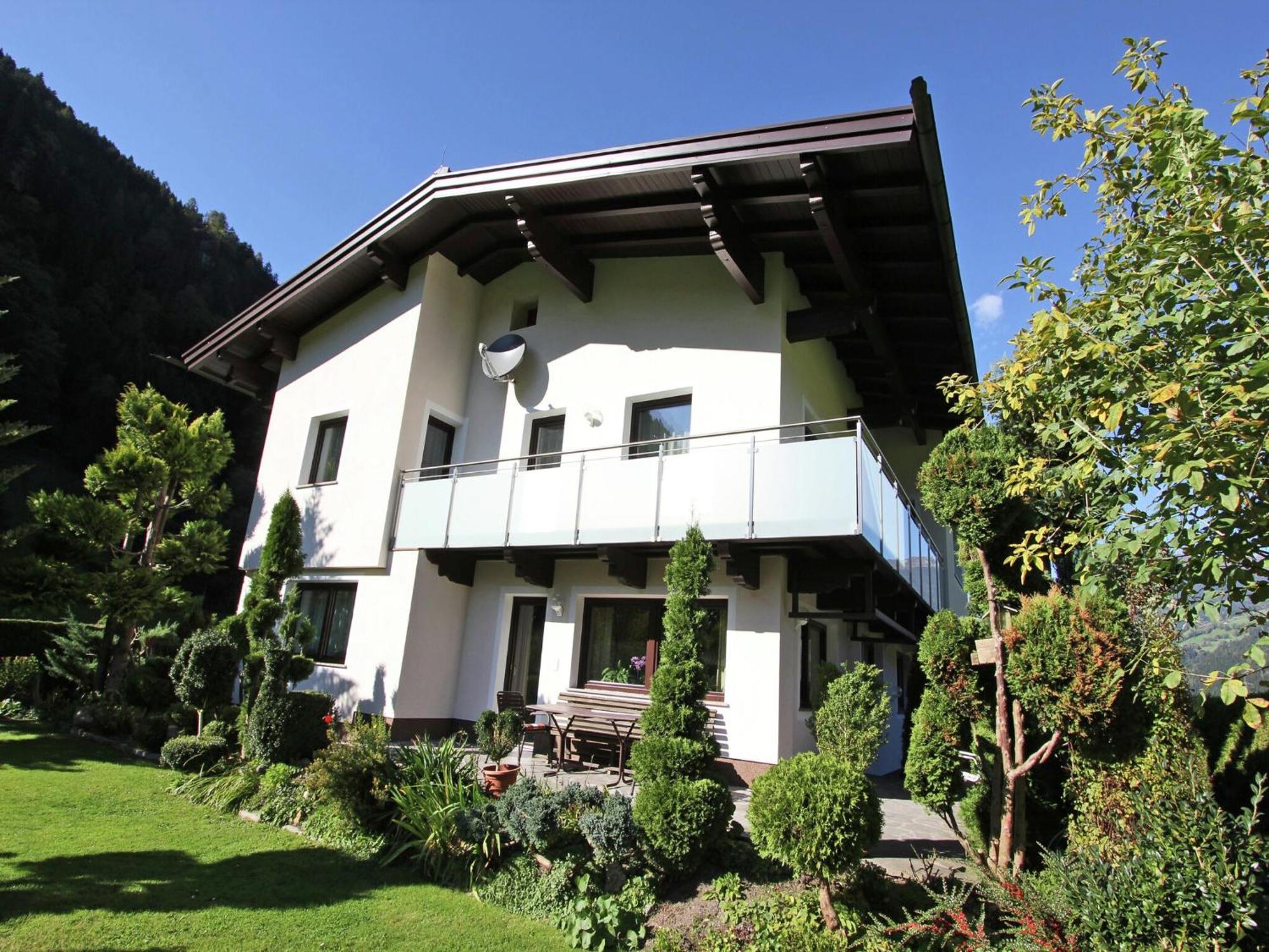 Cozy Apartment In Aschau Im Zillertal Near Ski Lift Екстер'єр фото